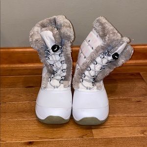 CHILD WINTER BOOTS SIZE 5